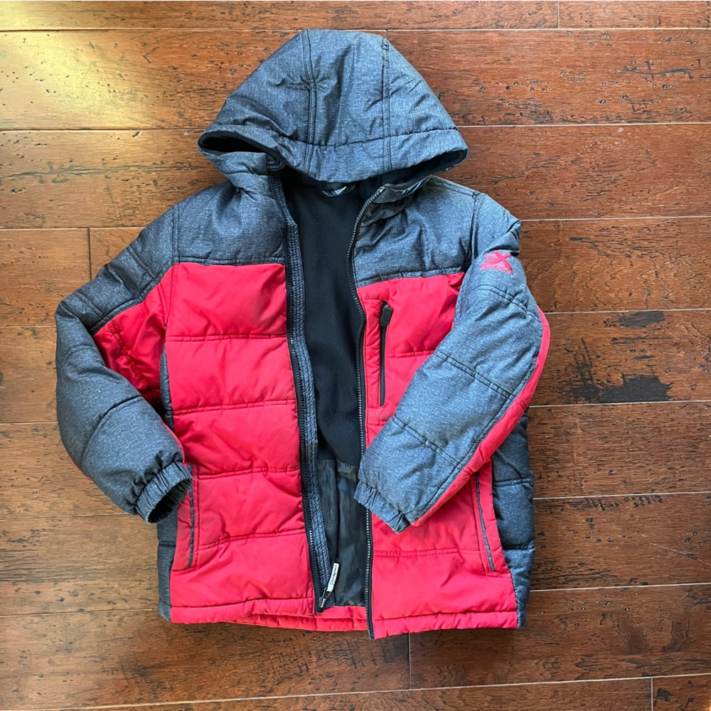 Red and Gray Puffer jacket boys size S-8